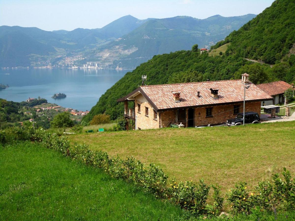 마로네 In A Green And Relaxing Atmosphere With Pool And Stunning Lake View 빌라 외부 사진