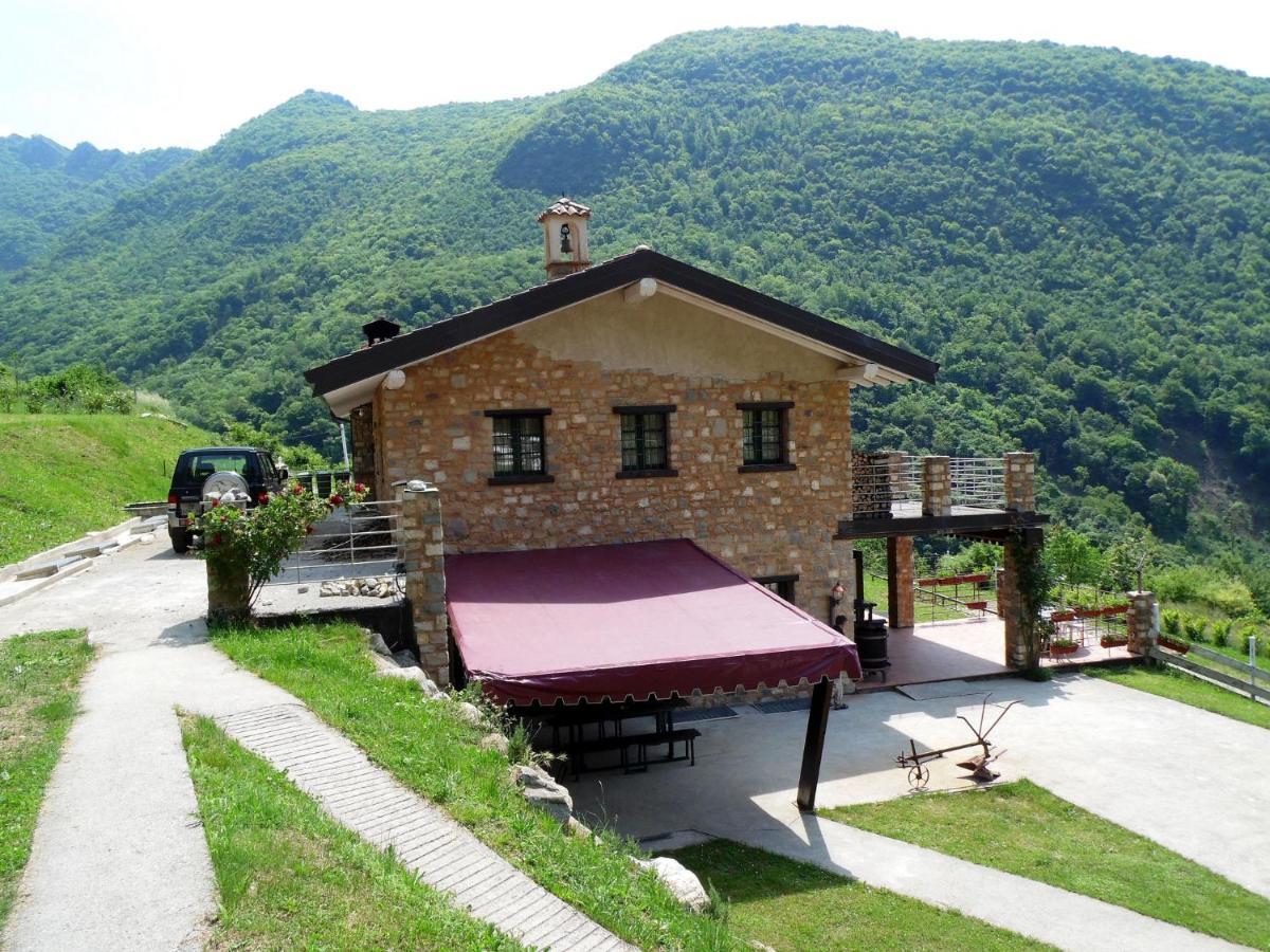 마로네 In A Green And Relaxing Atmosphere With Pool And Stunning Lake View 빌라 외부 사진