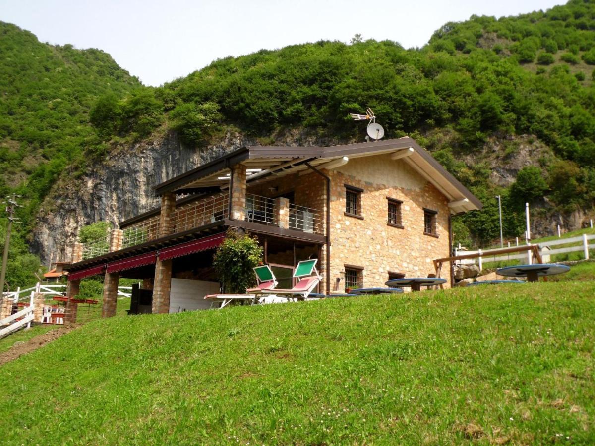 마로네 In A Green And Relaxing Atmosphere With Pool And Stunning Lake View 빌라 외부 사진